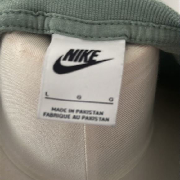 Nike Crewneck Women's Sweatshirt - Picture 2 of 2